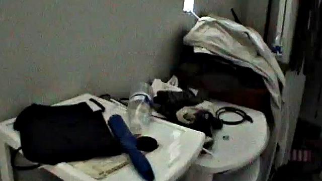 Amateur GF showering