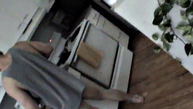 Amateur GF showering