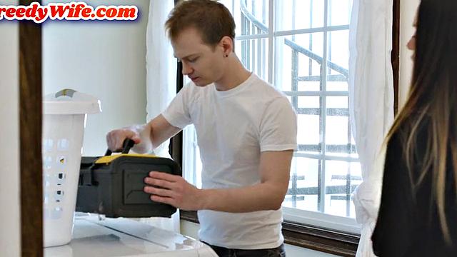 Cheating wife banged in doggystyle by handyman