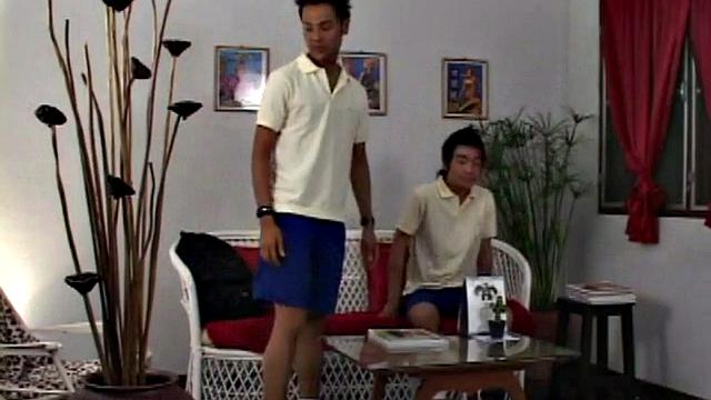 Amateur retro asian twunk gets barebacked