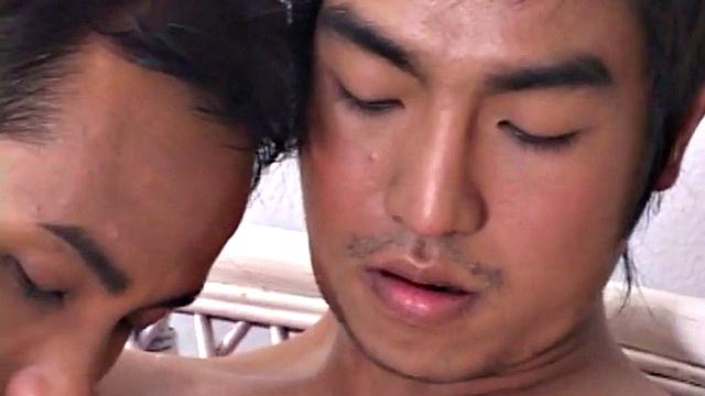 Amateur retro asian twunk gets barebacked
