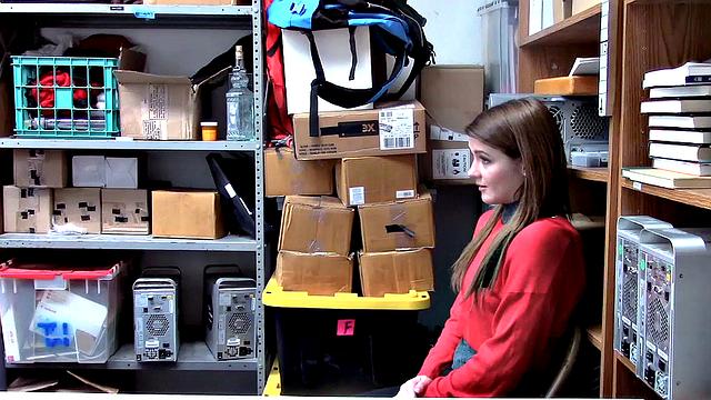 жадные к члену тёлки устроили жёсткий групповой в автобусе