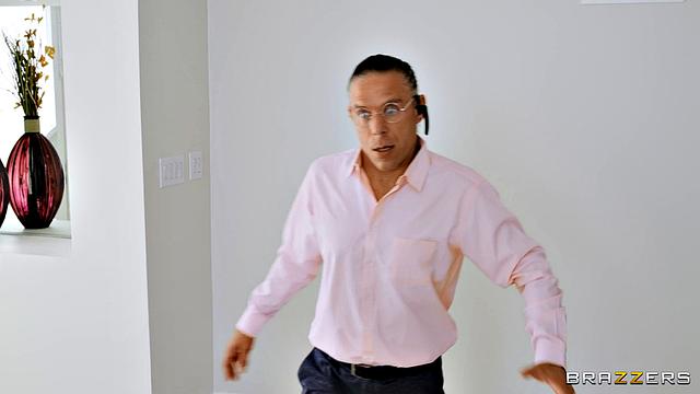 Тренировка у отчима: Мэдди Май, два парня и никаких перерывов на чай - только секс и крики мамы на фоне.