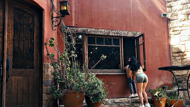 Stunning ebony lesbians spoil new GF