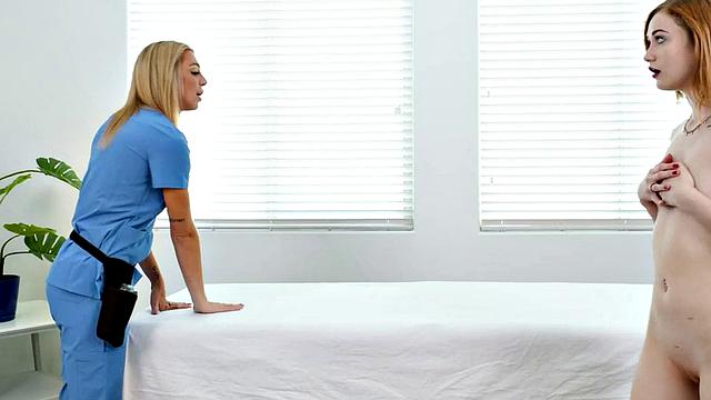 Massaging dykes enjoy eating each other after hot massage