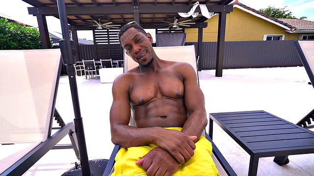 Too Much Ass, Big Dick