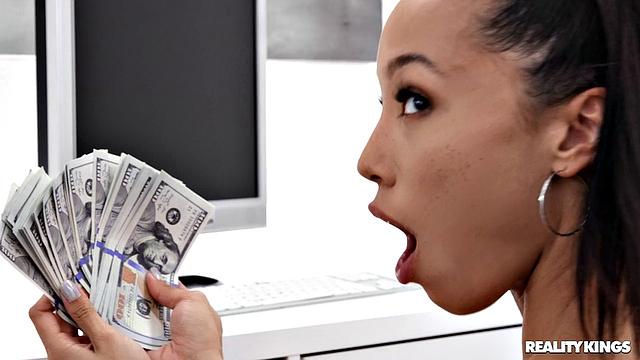 Sneaky College Girl Caught