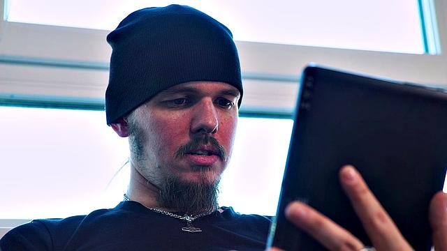 Hot Online Date in Car