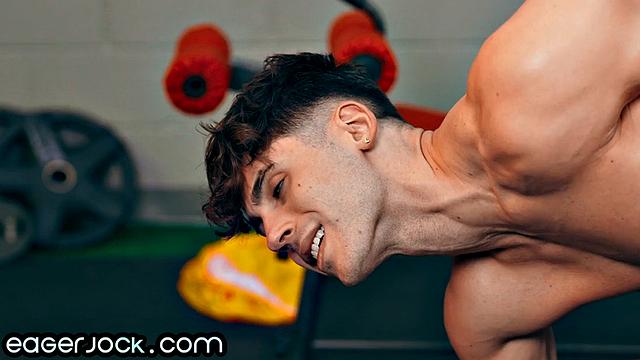 Horny busty jocks in 3some