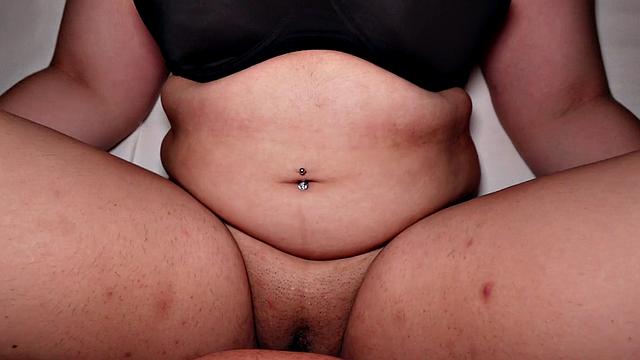 смотри, как азиатка скачет с большими сиськами сверху