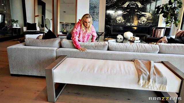 Gizelle & Kendra's Oily Massage