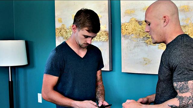 Inked stud barebacking athletic partner until cumshot