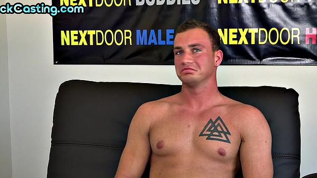 Amateur solo stud wanks on casting after interview