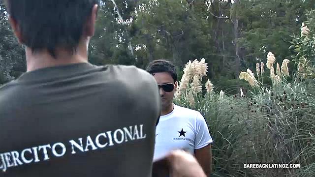 флориан жестко трахается с лианом без резинки