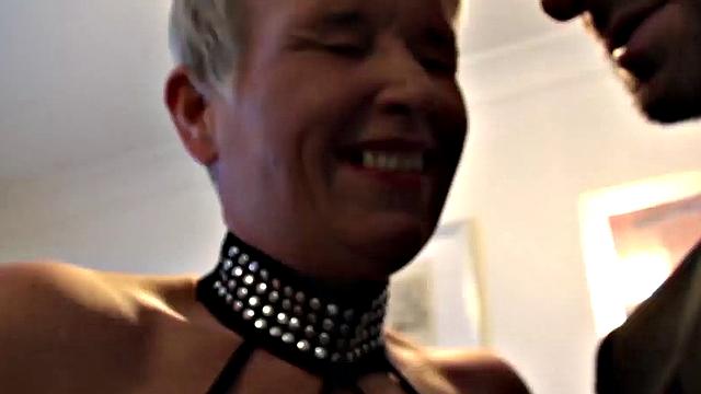 Mature British whore anally drilled hard before swallowing