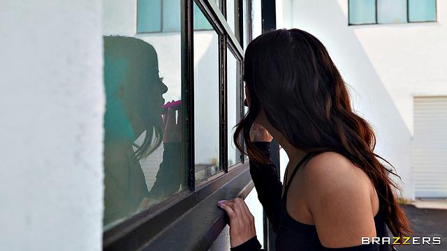 Burglar Gets Pussy Pounded