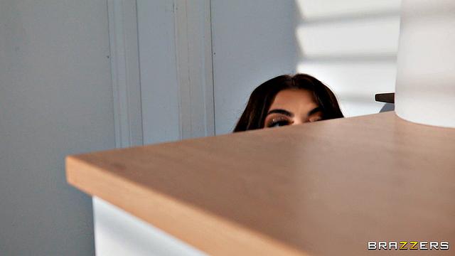 Burglar Gets Pussy Pounded