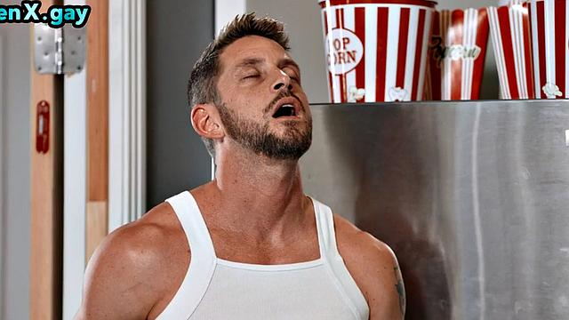 Muscular stud barebacks twink's asshole after BJ