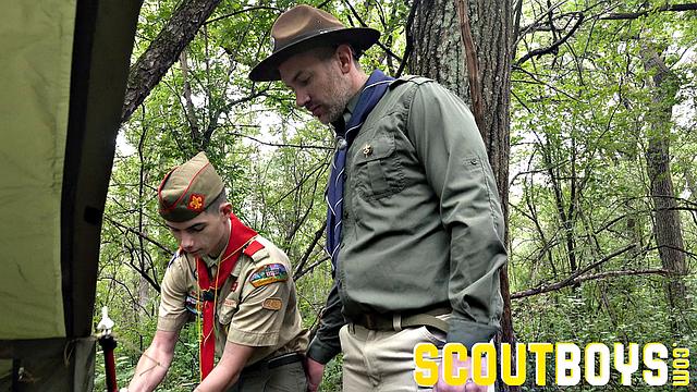 SCOUT MAXWELL - Pitching a Tent