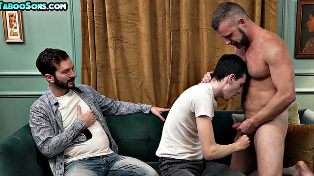 Kinky bottom twink barebacked in 3some by DILFS