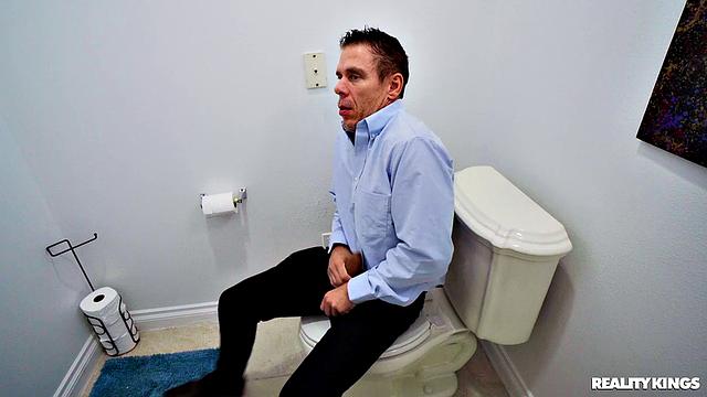 Sneaky College Slut Blows Date