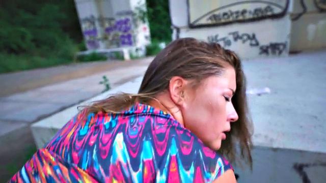 Picked up brunette eurobabe sucks in POV before outdoor sex