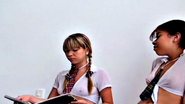 Lesbian teens enjoy oral