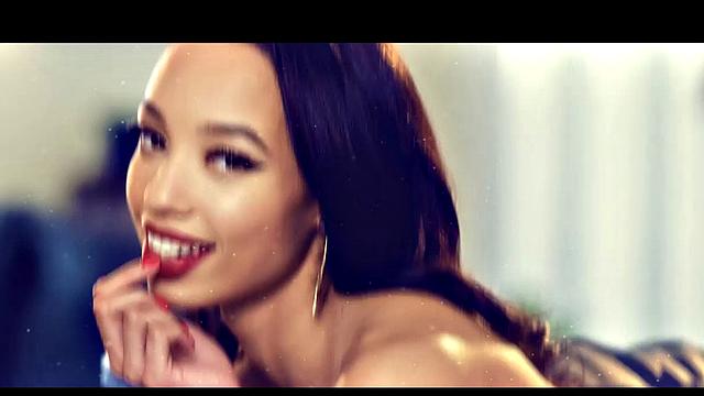 Alexis Tae Ebony Cherry of the Month Masturbates With Glass Dildo in Pussy