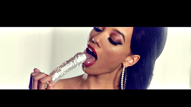 Alexis Tae Ebony Cherry of the Month Masturbates With Glass Dildo in Pussy