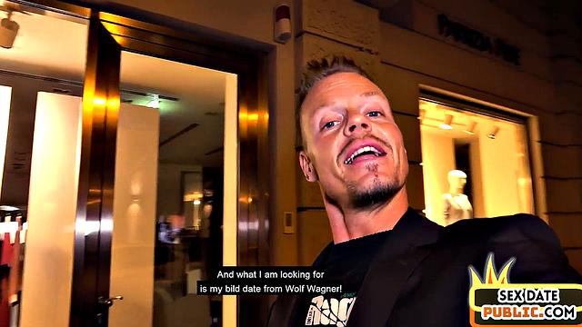 Stunning inked babe cockriding a guy