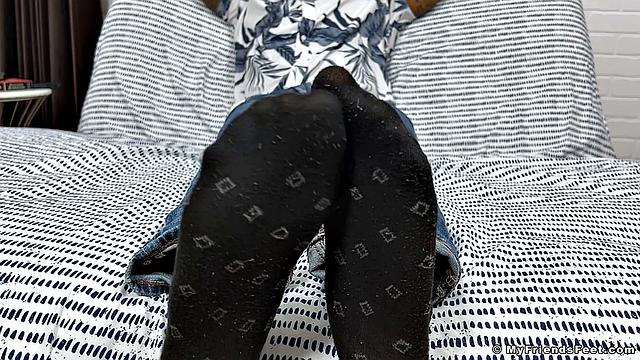 Spy On Dallas' Feet - Dallas
