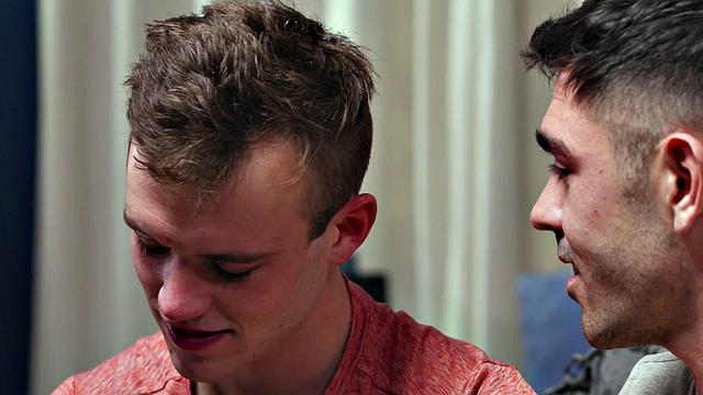 Bareback loving studs enjoy anal sex till cumshot