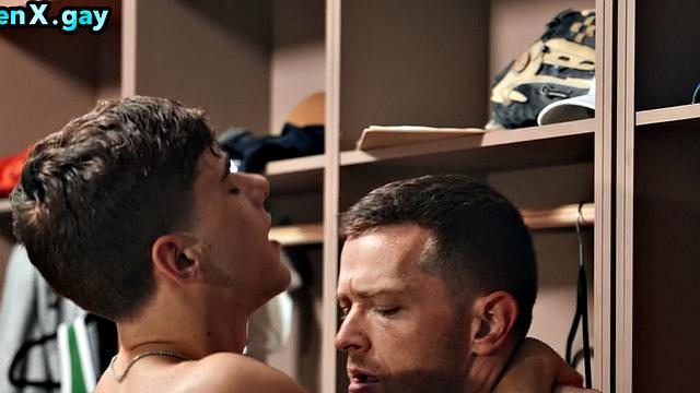 Coach bareback his player in doggystyle in locker room