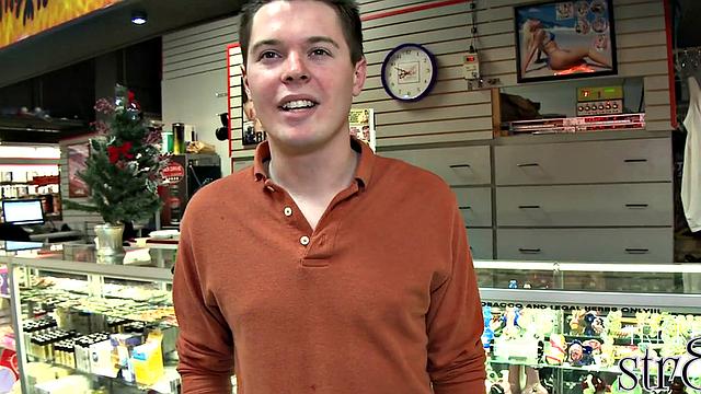 Handsome straight guy at the gloryhole learns why guys do it better