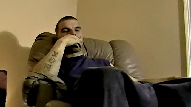 Стрейт Уолтер показывает свой стояк - Уолтер