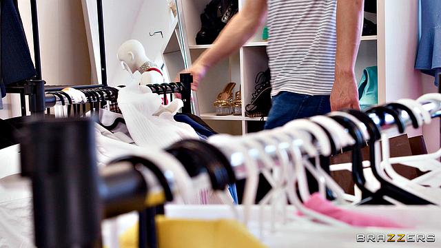 Troublemaking Shoppers Score Security