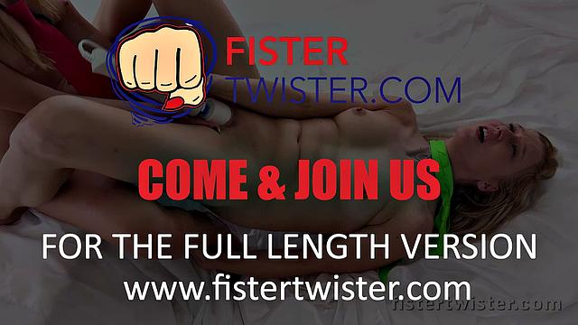 Fistertwister - Lola Foxie - Fist It