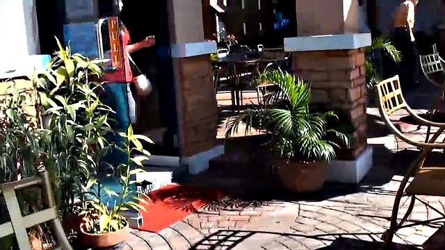 азиатка получает жёстко и глотает сперму