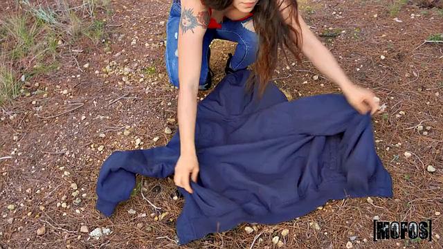 Tattooed Babe Gets Down and Dirty