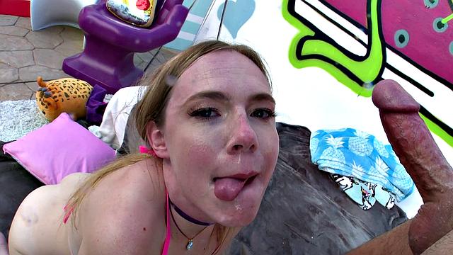 rebел отрабатывает рот и жопу, а шутки у неё не хуже навыков