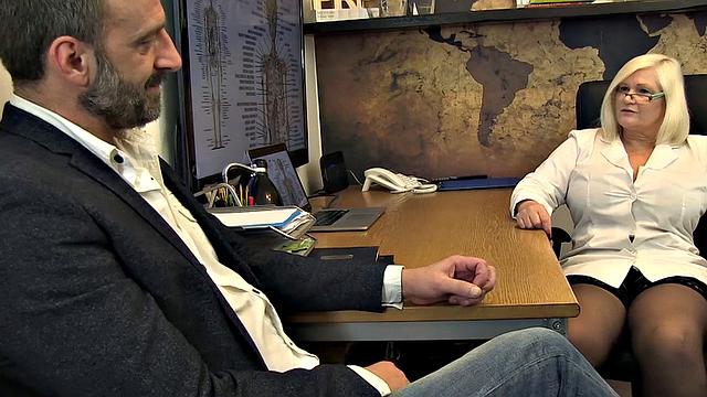 Доктор Лейси прописала Паскалю крепкий трах от зависимостей