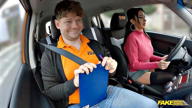 Big student stuns her teacher