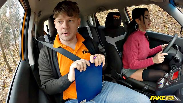 Big student stuns her teacher