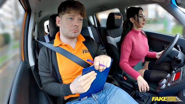 Big student stuns her teacher