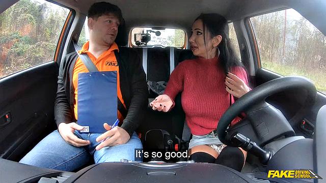 Big student stuns her teacher