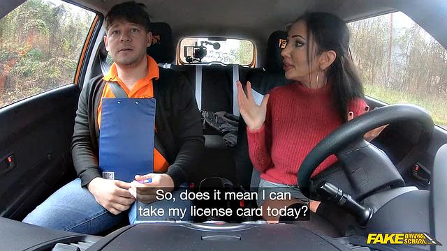 Big student stuns her teacher