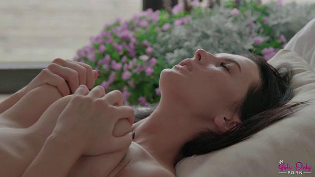 Taking Pictures And My Body - S7:E10