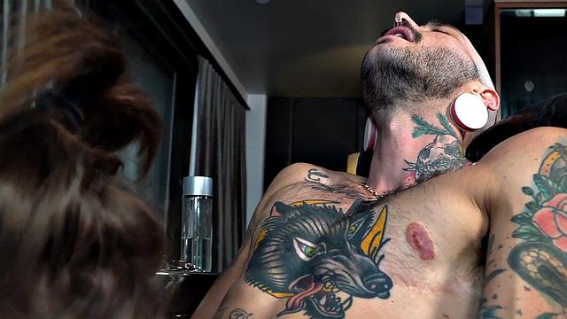 Trans man with pussy sucks busty MILF Tranny and gets licked