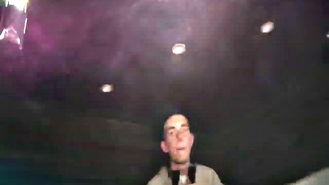 Горячие девки на вписке жадно трахаются сразу со всеми в комнате.