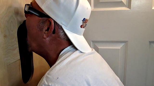 Gloryhole DILF barebacked after giving head